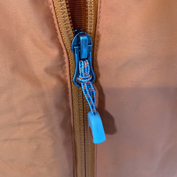 L.L. Bean women’s orange winter vest. Brand new.! - Picture 4 of 6